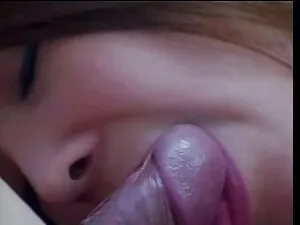 Jovencita desnuda en ...