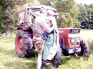 Madura tatuada folla ...
