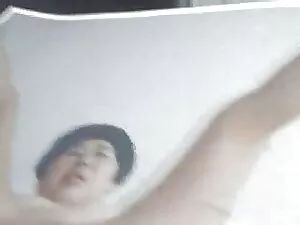 Una joven japonesa c ...
